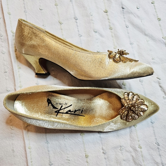 Vintage Shoes - Vintage Gold Pumps With Beaded Floral Toe Detail 8.5/9